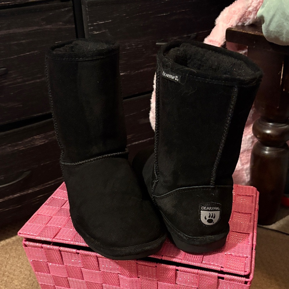BearPaw Black Winter Boots